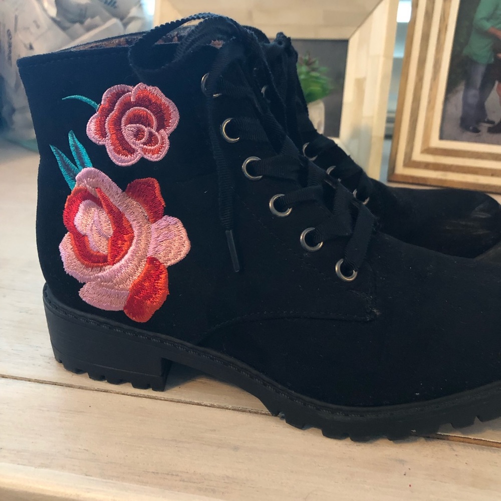 Steve Madden size 2 girls boots